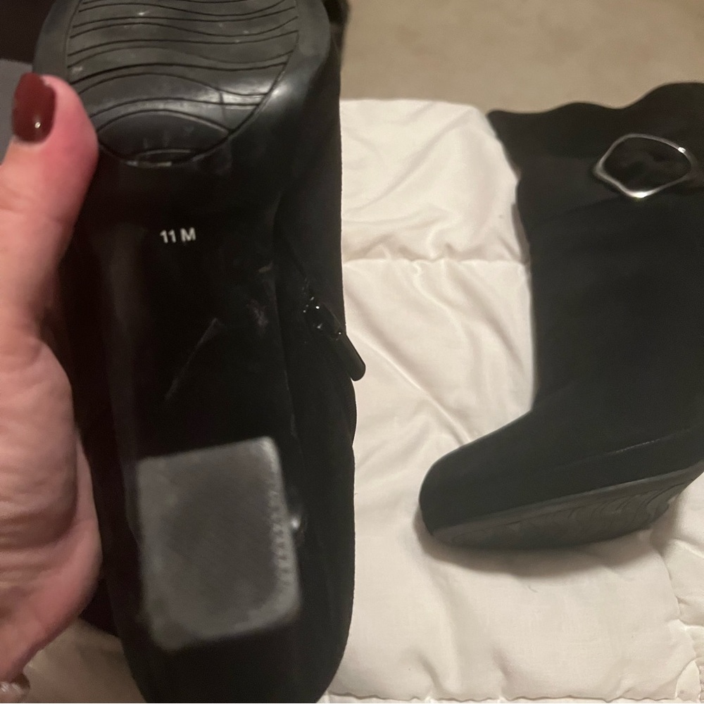 Knee size boots. Wore 1 time